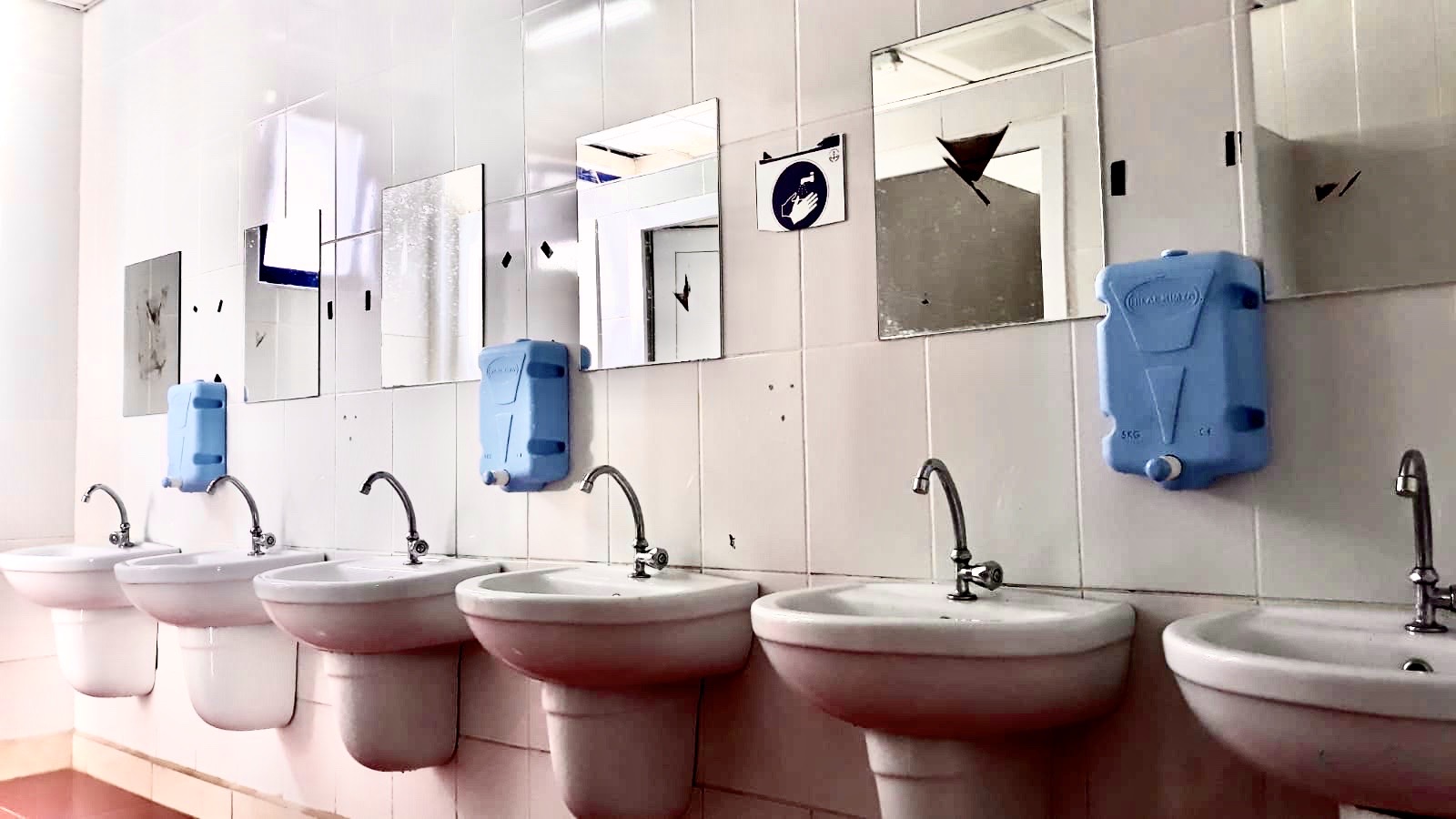 Çok Musluklu Lavabolar İçin Doğru Sabunluk Seçimi